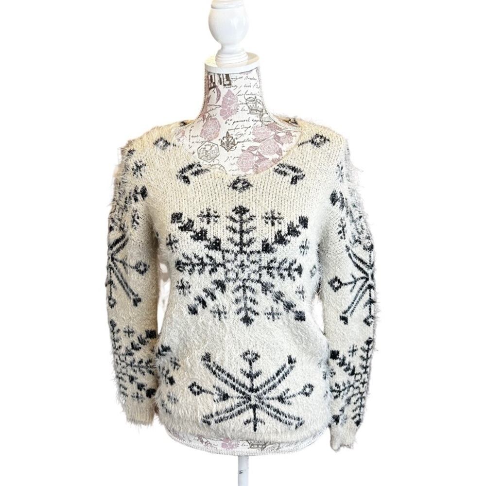 Anthropology Finn & Clover Cream Black Snowflake Eyelash Knit Sweater, Sz Large